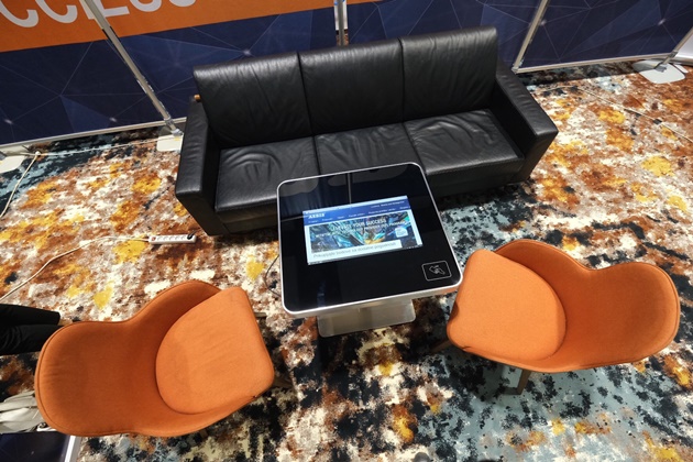 ASBIS predstavio Prestigio digitalni stol na In HoReCa sajmu